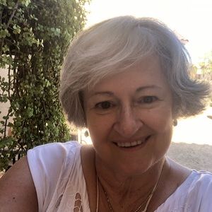 Meet your Posher, Lois